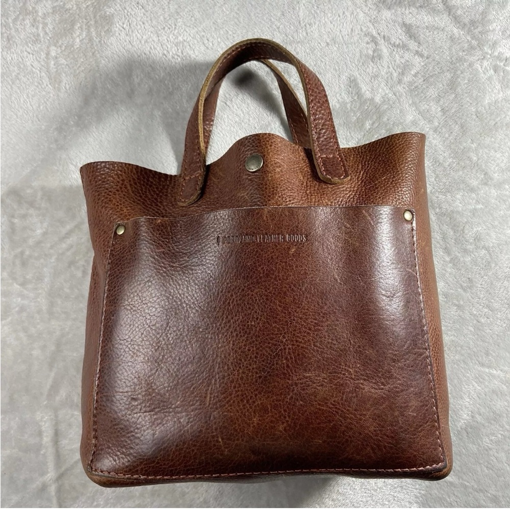 Make me an offer ☀️☀️☀️Portland Leather Brown Tote Bag with Structured Design